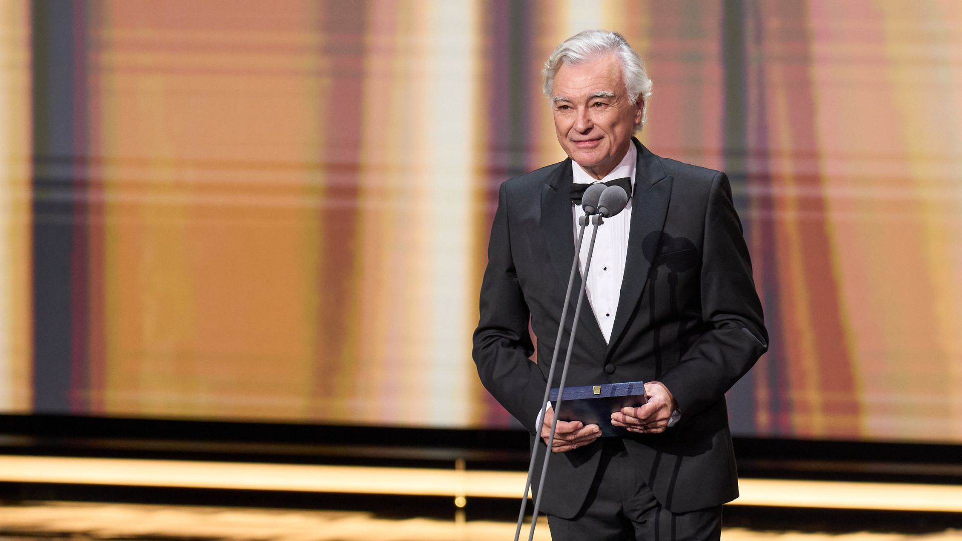 Eduardo Campoy dedica su Medalla de Oro de los Premios Forqué a todos los productores ejecutivos españoles