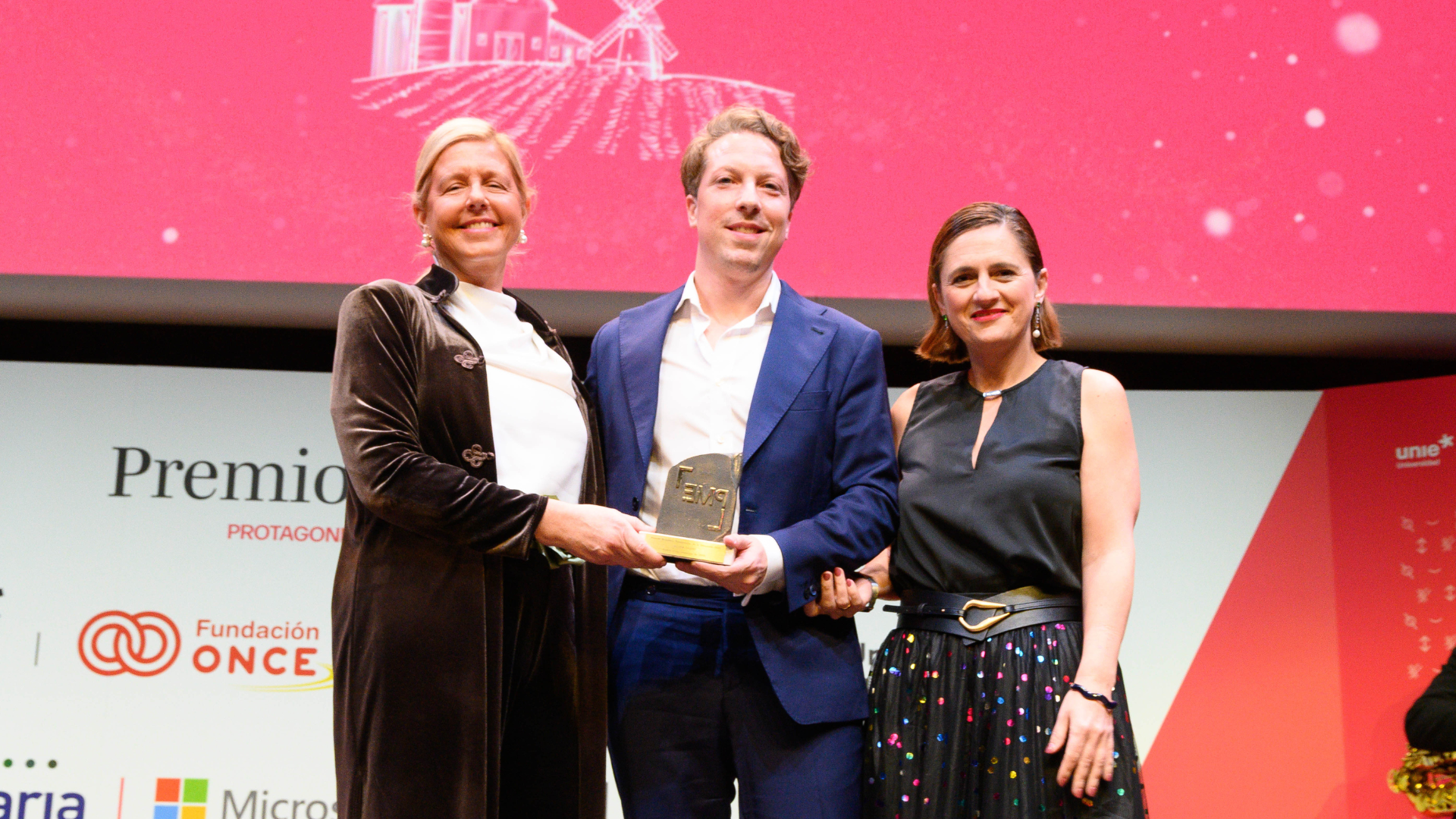 Secuoya Studios recoge el Premio Magisterio a los Protagonistas de la Educación por su documental 'Generación Docentes'